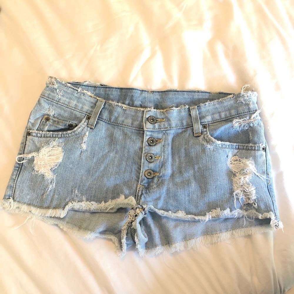 CARMAR light/medium wash denim shorts